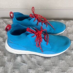 Columbia Breeze Cyan Vibrant Blue Athletic Shoes with Red Accents